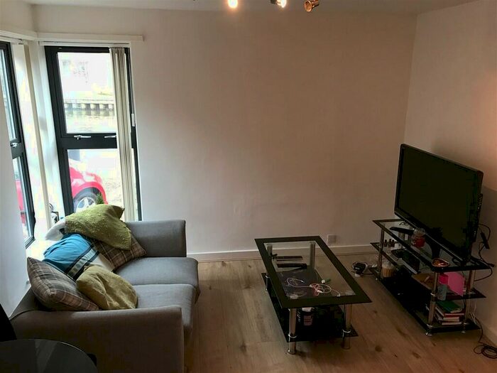1 Bedroom Apartment To Rent In The Chandlers, Leeds City Centre, LS2