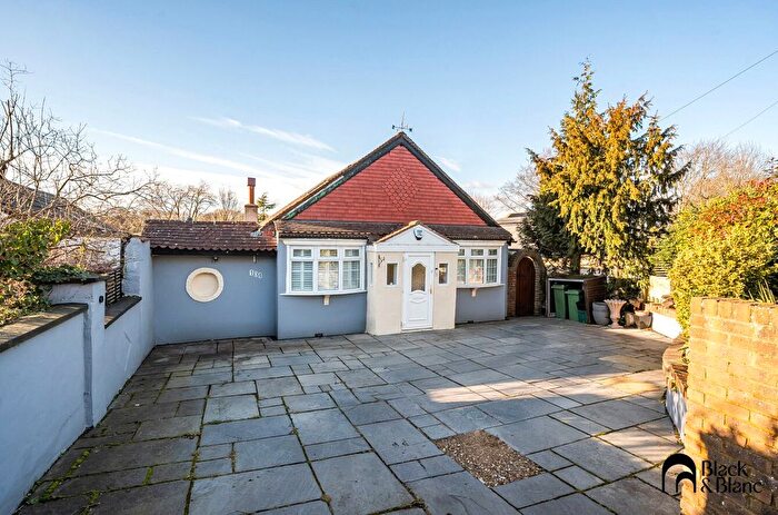 3 Bedroom Bungalow For Sale In Leaves Green Road, Keston, Bromley, BR2