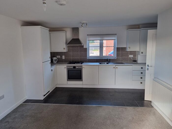 2 Bedroom Flat To Rent In Copinsay Close, Hinckley, LE10