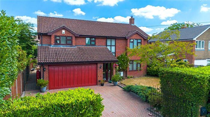4 Bedroom Detached House For Sale In St. Johns Road, Mortimer Common, Reading, Berkshire, RG7