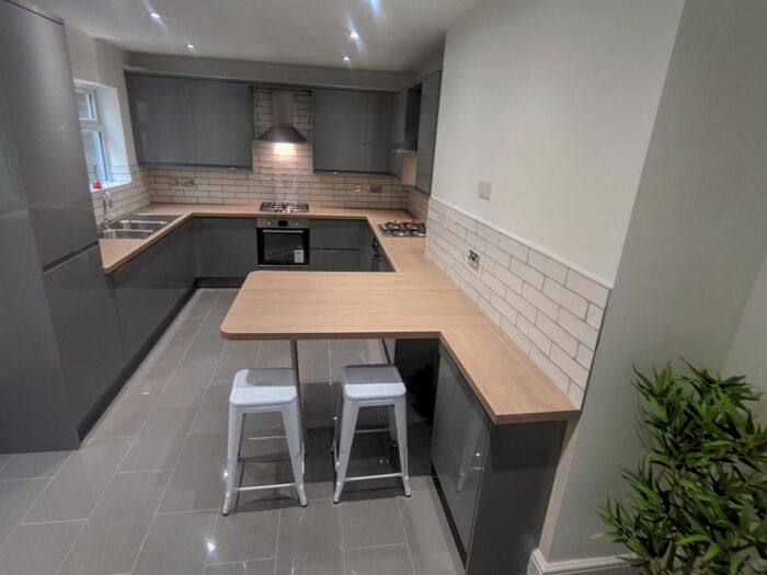 10 Bedroom Terraced House To Rent In Bryn Road, Brynmill, Swansea SA2