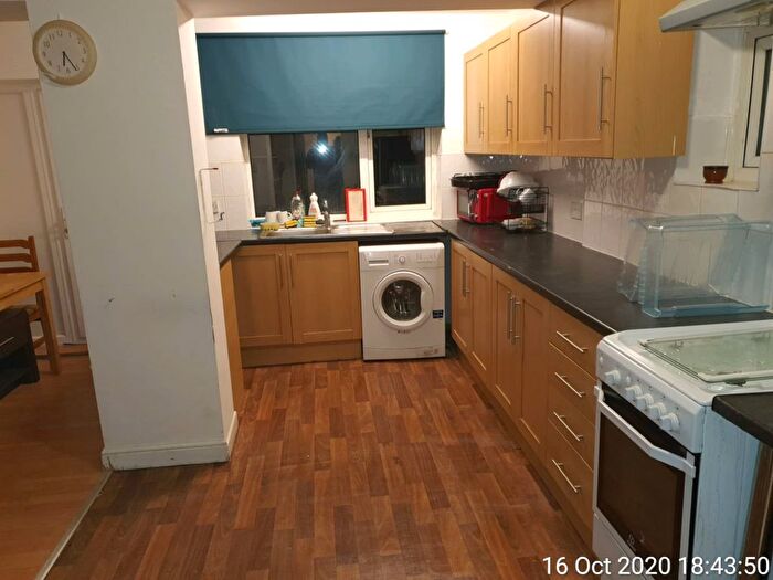 6 Bedroom Semi-Detached House To Rent In Southfield Road, Oxford, OX4