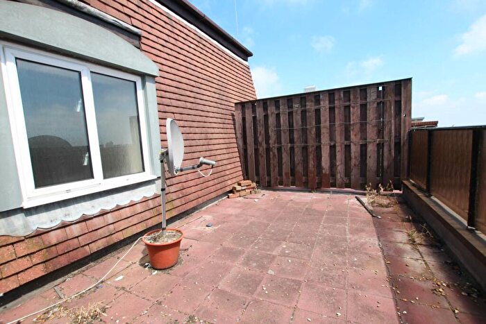 2 Bedroom Flat For Sale In St Leonards Road, Eastbourne, BN21