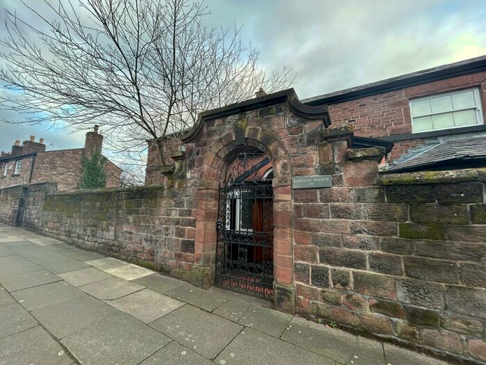 2 Bedroom House To Rent In Rose Brow, L25