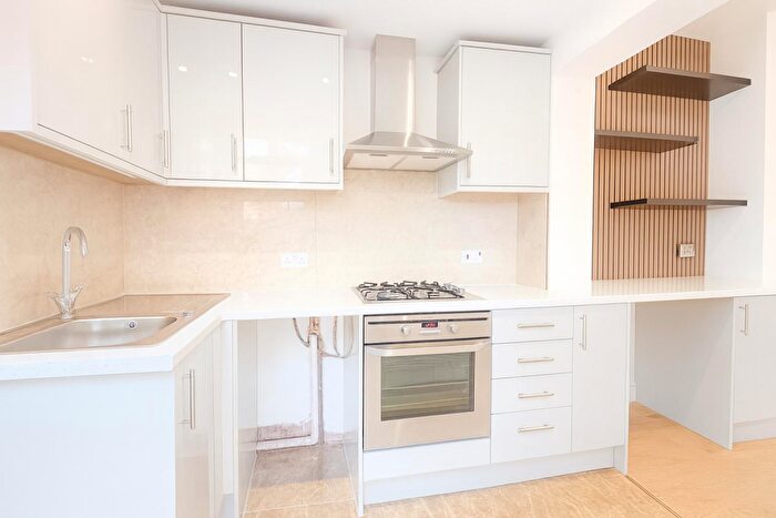 2 Bedroom Maisonette To Rent In Washington Road, Worcester Park, KT4