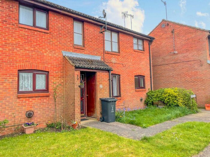 1 Bedroom Flat To Rent In Speedwell Close, Swindon, Wiltshire, SN25