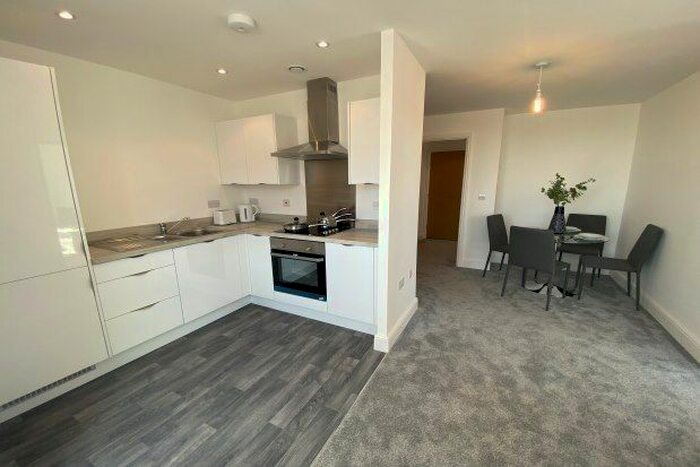 2 Bedroom Flat To Rent In The Lock Apartments, Swindon, SN1