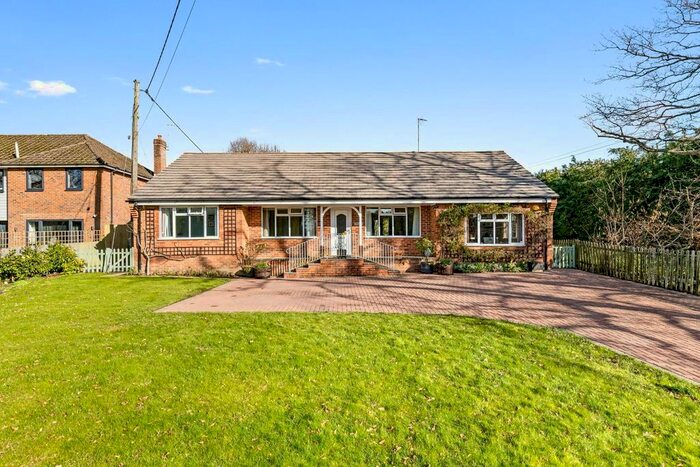 4 Bedroom Bungalow For Sale In Bromley Green Road, Ruckinge, Ashford, TN26
