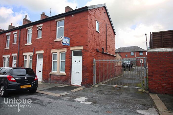 2 Bedroom End Terrace House For Sale In Camden Road, Blackpool, FY3