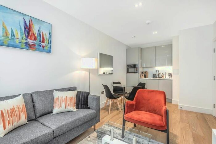 1 Bedroom Flat To Rent In High Street, Rickmansworth, WD3