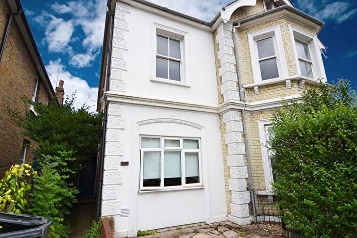 4 Bedroom Flat To Rent In Park Road, Kingston Upon Thames, KT2