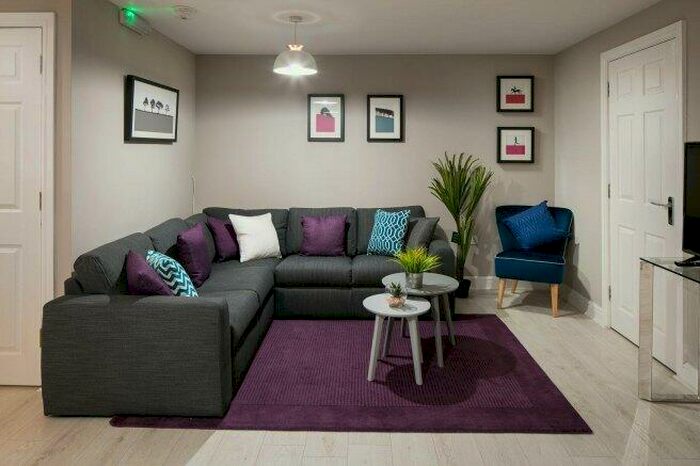 4 Bedroom Flat To Rent In Grosvenor Road, L15