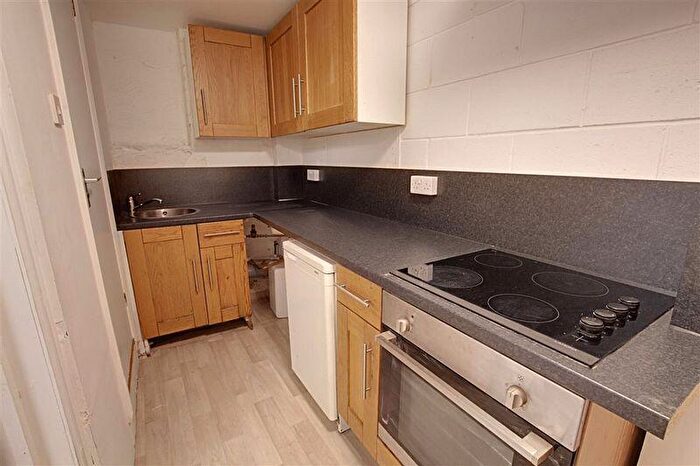 Flat To Rent In Lymore Gardens, Bath, BA2