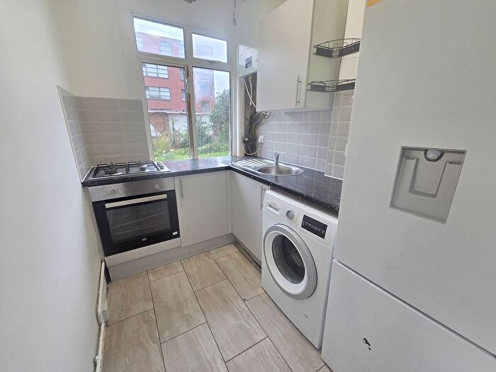 2 Bedroom Flat To Rent In Brixton Hill Court, Brixton Hill, London., SW2