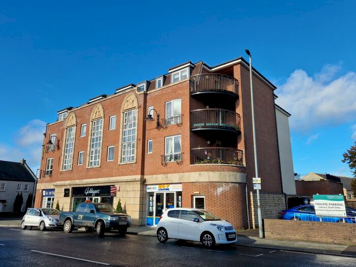 1 Bedroom Flat To Rent In Castle Lodge, Gladstone Road, Chippenham, SN15