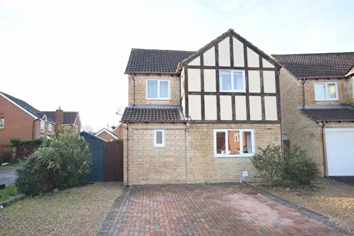 5 Bedroom Detached House For Sale In Sedgefield Way, Chippenham, SN14