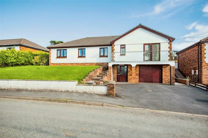 4 Bedroom Bungalow For Sale In Heol Nantyglasdwr, Cwmffrwd, Carmarthen, Carmarthenshire, SA31