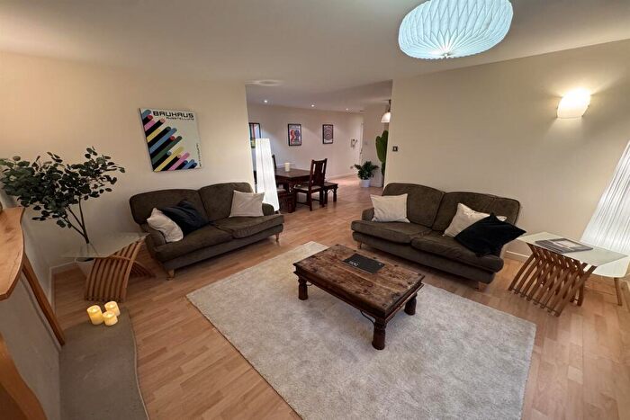 2 Bedroom Apartment To Rent In Barker Gate, Lace Market, NG1