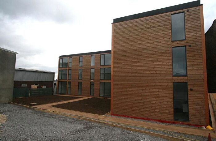 3 Bedroom Flat To Rent In Pleck Road, Walsall, WS2