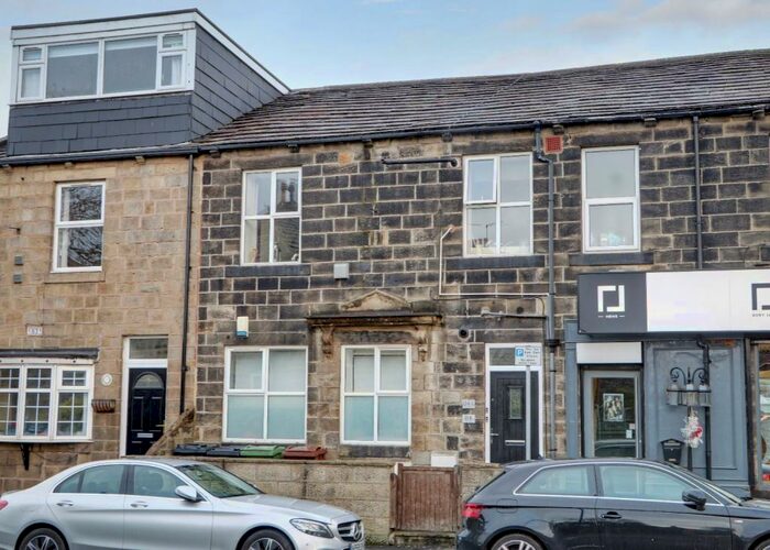 2 Bedroom Apartment To Rent In Long Row, Horsforth, LS18