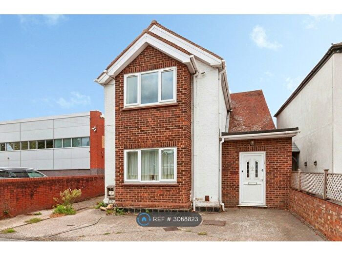 1 Bedroom Maisonette To Rent In Bath Road, Slough, SL1