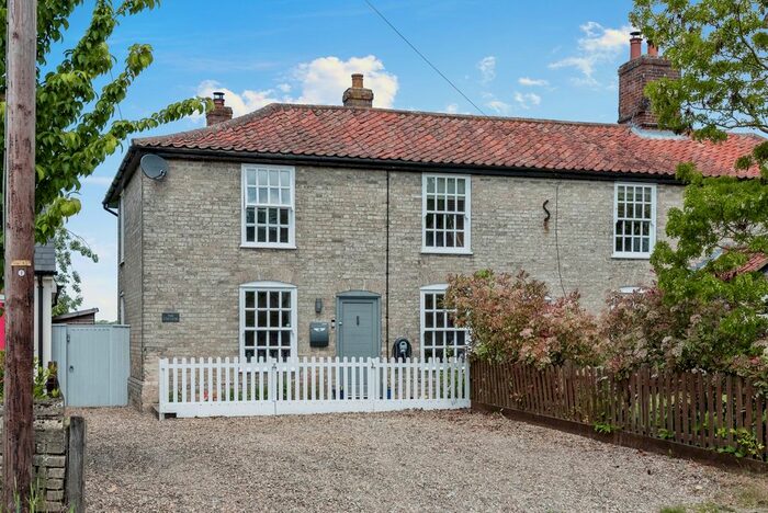 3 Bedroom Semi-Detached House For Sale In The Street, Norton, Bury St. Edmunds, Suffolk, IP31