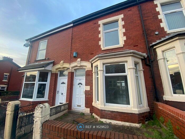 2 Bedroom Terraced House To Rent In Lynthorpe Road, Blackburn, BB2