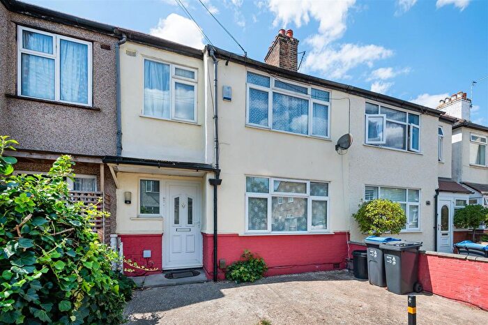 3 Bedroom Property To Rent In De'arn Gardens, Mitcham, CR4