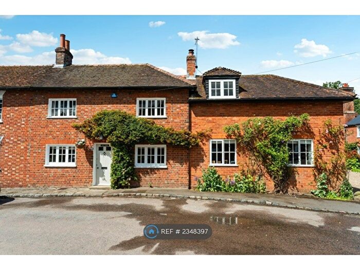 4 Bedroom Semi-Detached House To Rent In High Street, Aylesbury, HP22