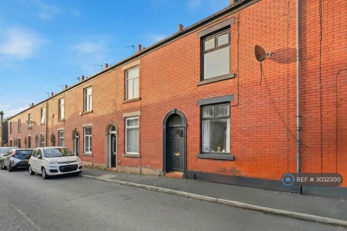 2 Bedroom Terraced House To Rent In Grosvenor St, Rochdale, OL11