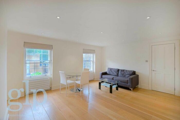 2 Bedroom Flat To Rent In Store Street, Bloomsbury . E, WC1
