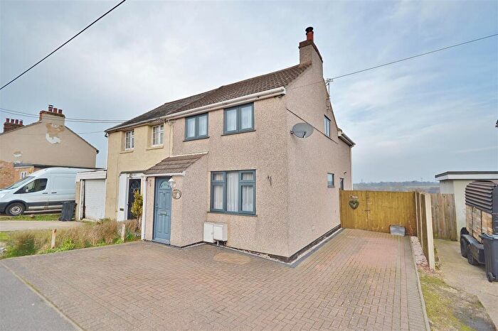 3 Bedroom Cottage For Sale In Harwich Road, Little Clacton, CO16
