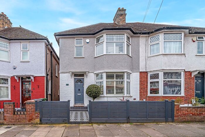 3 Bedroom Semi Detached House For Sale In Tatnell Road, London, SE23