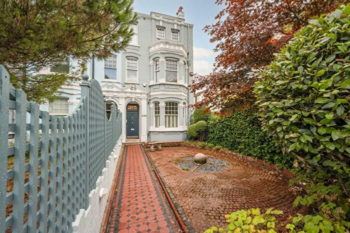 4 Bedroom Semi-detached House For Sale In Upper Richmond Road, West Putney, London, SW15