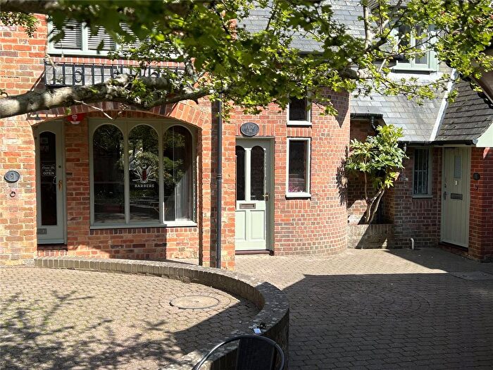 1 Bedroom Flat For Sale In Roundhouse Court, Lymington, Hampshire, SO41
