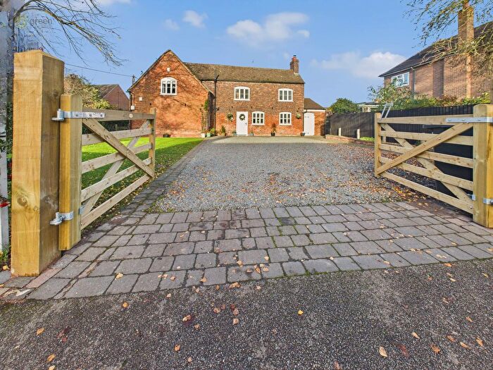 5 Bedroom Detached House For Sale In The Square, Elford, Tamworth, B79