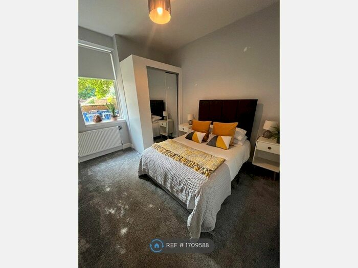 2 Bedroom Flat To Rent In Whitehill Street, Glasgow, G31