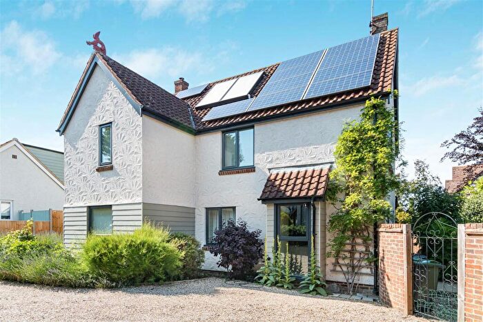 4 Bedroom Detached House For Sale In St. Nicholas Field, Berden, CM23