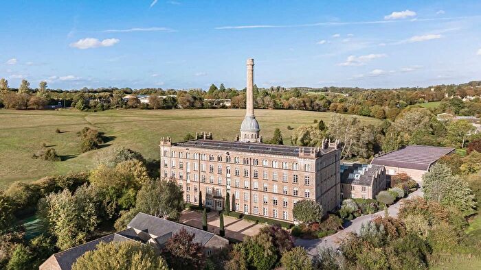 2 Bedroom Flat For Sale In Bliss Mill, Chipping Norton, OX7