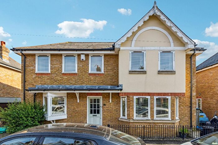3 Bedroom Detached House For Sale In Avenue Gardens, East Sheen, SW14