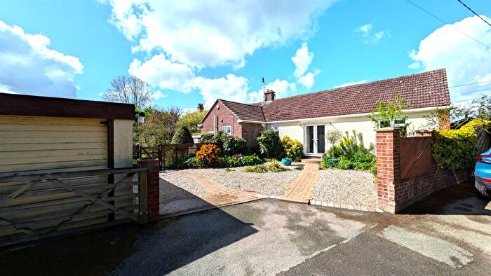 3 Bedroom Detached Bungalow For Sale In School Road, Rayne, Braintree, CM77