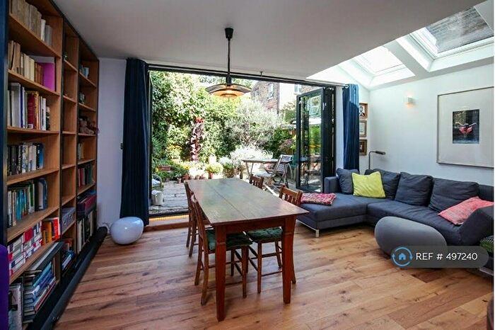 2 Bedroom Flat To Rent In High Street, London, SE20