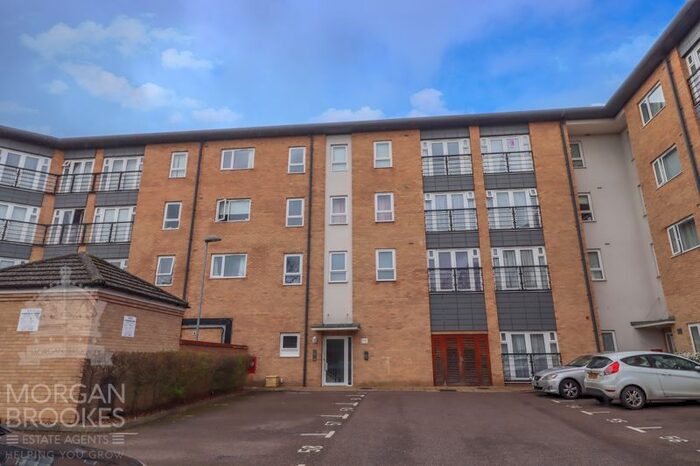 2 Bedroom Flat To Rent In Southernhay Close, Basildon, SS14