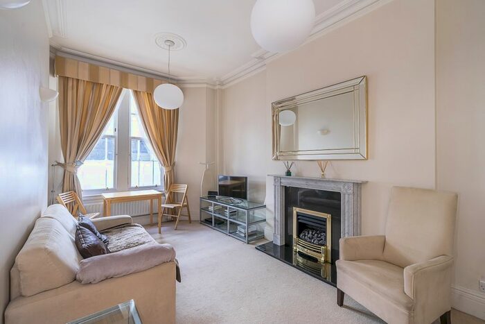 1 Bedroom Flat To Rent In Pall Mall, London, SW1Y