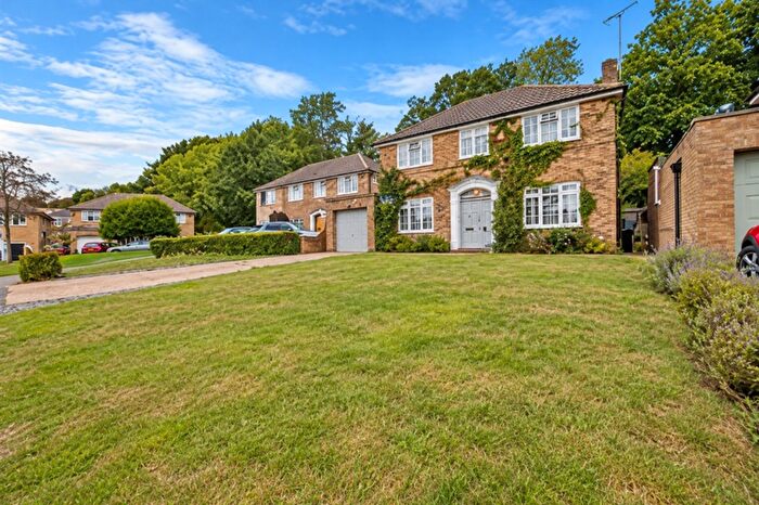 4 Bedroom Detached House For Sale In Sheridan Place, East Grinstead, RH19