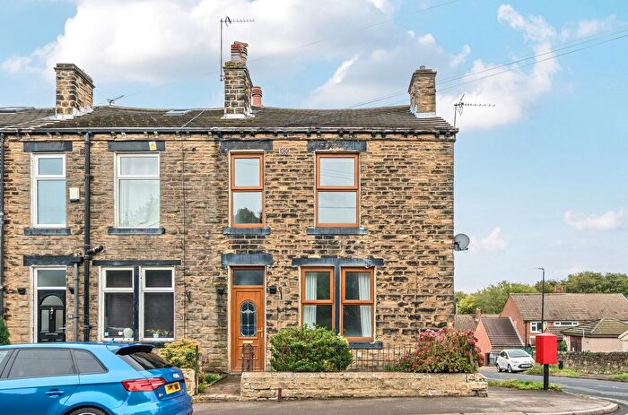 3 Bedroom End Terrace House For Sale In The Lanes, Pudsey, West Yorkshire, LS28