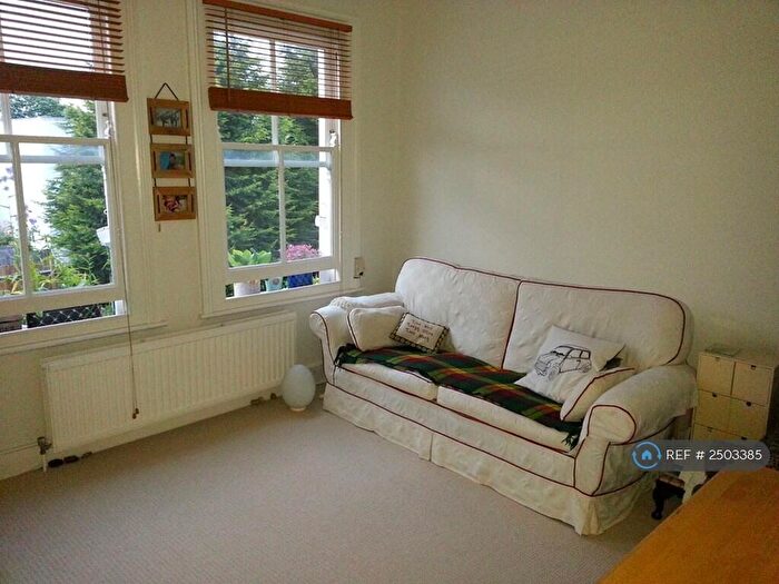 1 Bedroom Flat To Rent In Elvendon Road, London, N13