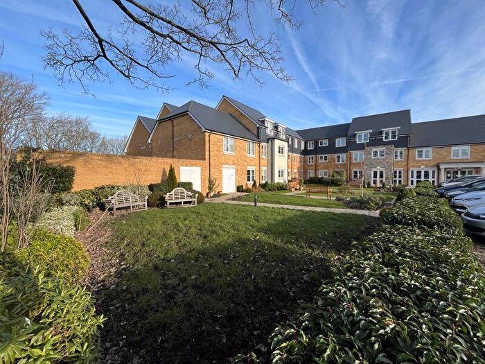 1 Bedroom Flat For Sale In De Clare Lodge, Cowbridge, The Vale Of Glamorgan, CF71
