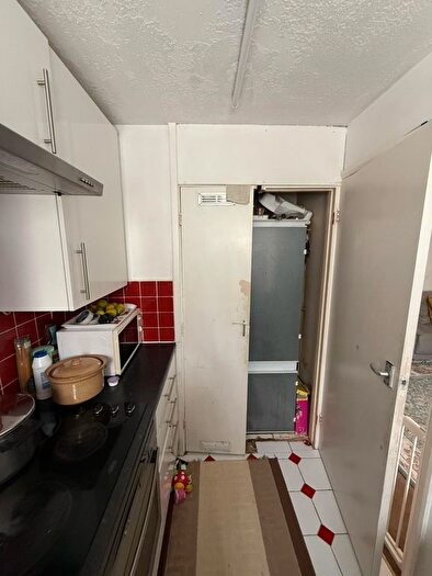 1 Bedroom Maisonette To Rent In Oakcroft Close, Pinner, HA5