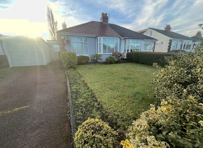 2 Bedroom Bungalow To Rent In Silver Birch Way, Maghull, L31